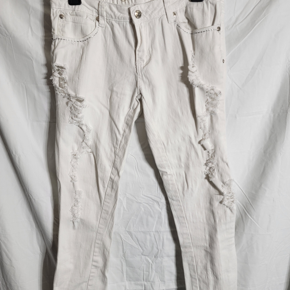 Elegant White Distressed Skinny Jeans